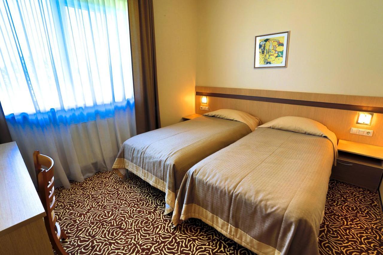 Siauliu Krasto Medziotoju Uzeiga Hotell Šiauliai Exteriör bild